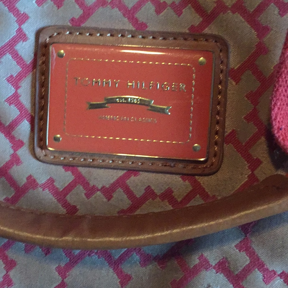 Tommy Hilfiger medium purse - Picture 2 of 8